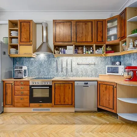 Elegance In The Heart Of - 150 M2 Luxurious With 4 Large Bedrooms! * Tallinn